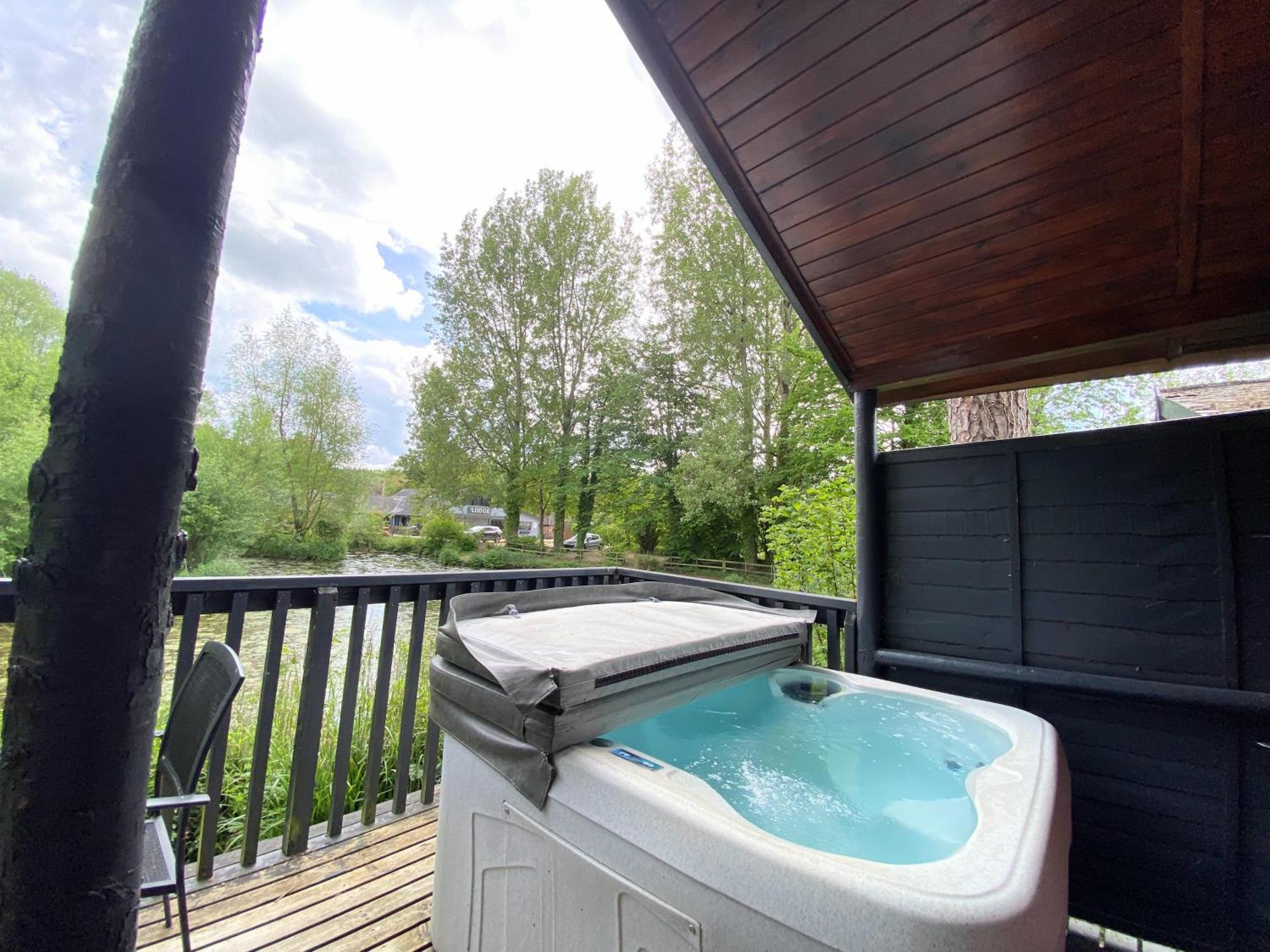 Otter 4 Hot Tub - Huntersmoon-Warminster-Bath-Salisbury Villa Ngoại thất bức ảnh